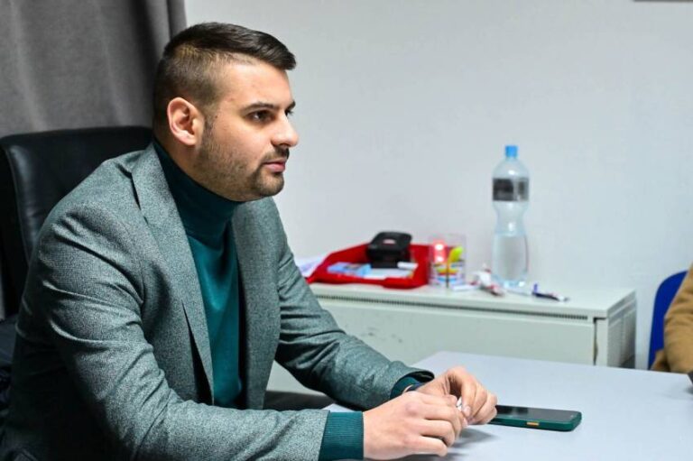 Се попишмани генералниот секретар на СДСМ Димитријевиќ, па ги избриша “најактивните членови” од сопартијците во Битола