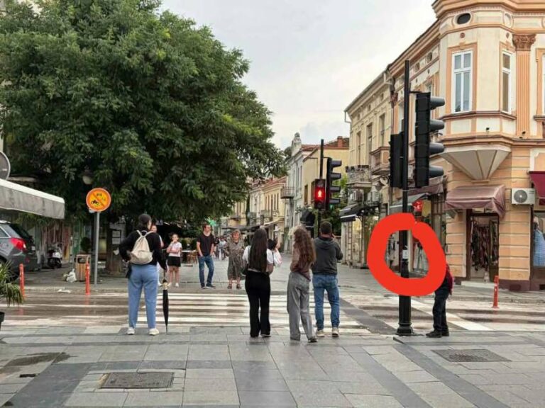 Пешаците да притиснат на тастерот за да поминат на семафорите кај плоштадот „Гоце Делчев“ и на „Камен мост“ во Битола